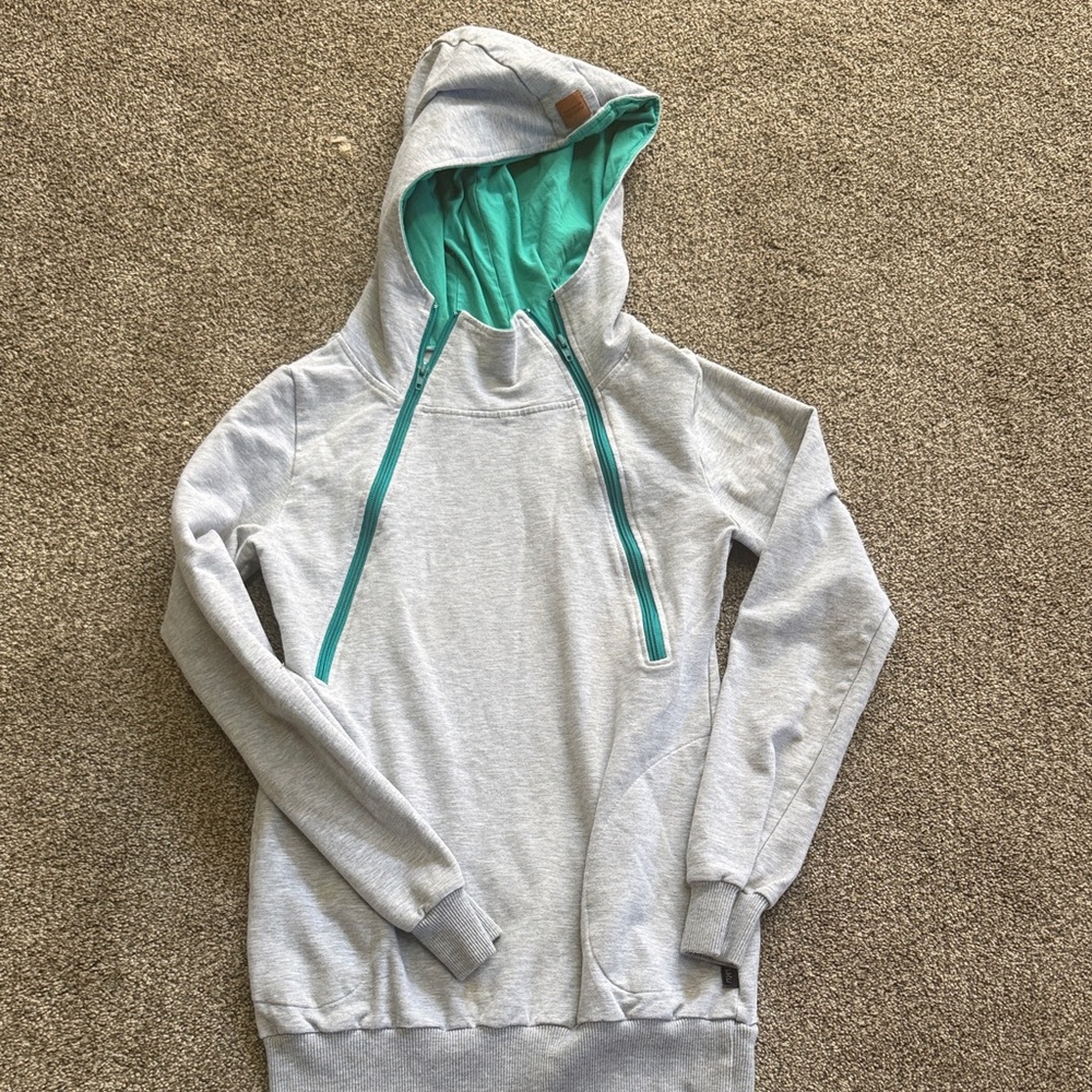 Mamatu mother and child breastfeeding Gray and Teal Men's Hoodie. Size xs/s